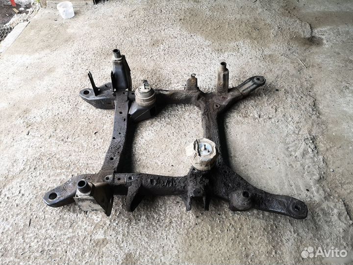 Балка передняя для Cadillac SRX 2003-2009 3,6л