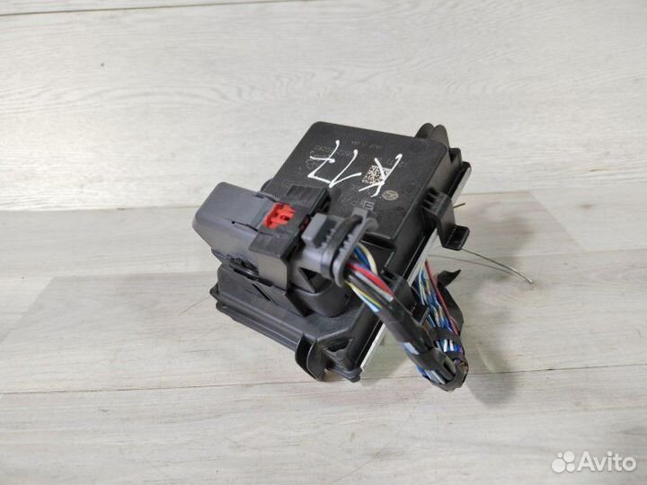 Блок управления топливным насосом Opel Astra J