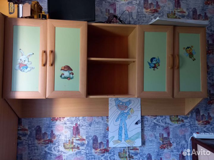 Полка настенная в детскую