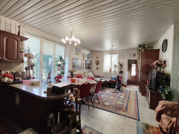 Дом 300 м² на участке 23 сот.