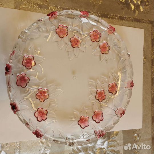 2 отдельные части двухъярусной вазы для фруктов