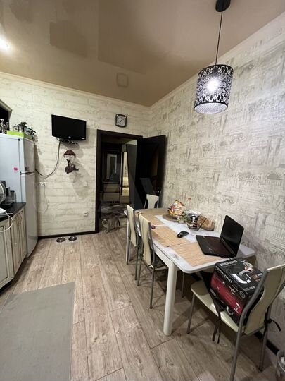 2-к. квартира, 60 м², 1/8 эт.