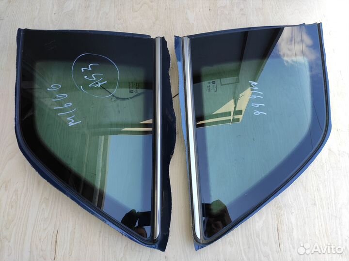 Стекло заднее глухое AS3 на Opel Zafira B