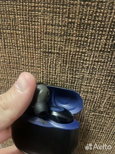 Беспроводные наушники jbl