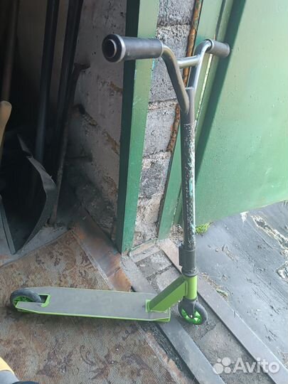 Трюковой самокат и детский самокат