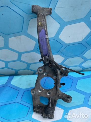 Кулак поворотный передний левый 8K0407253AB