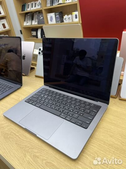 Macbook pro 14 m1 pro 16/512