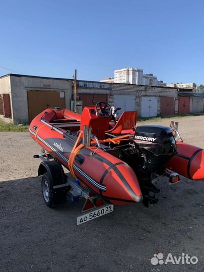 Лодка с мотором