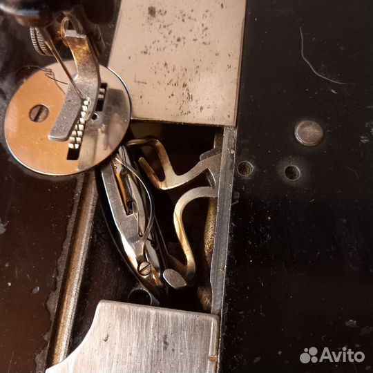 Швейная машина Singer