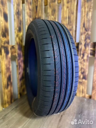 Bridgestone Alenza 001 215/60 R17 96H