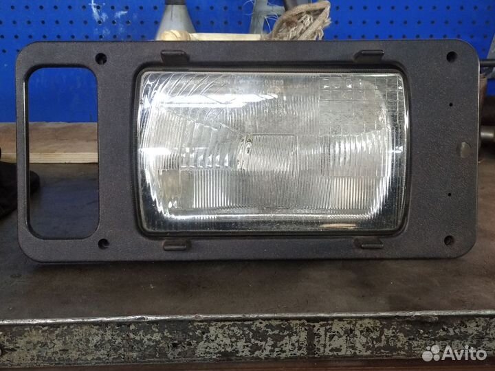 Правая фара маз и кронштейны