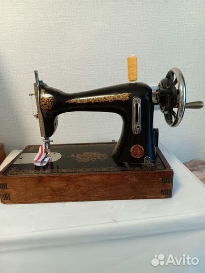 Швейная машина 30-х годов
