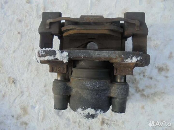 Суппорт задний правый Bmw 3-Series E90 N52B25A