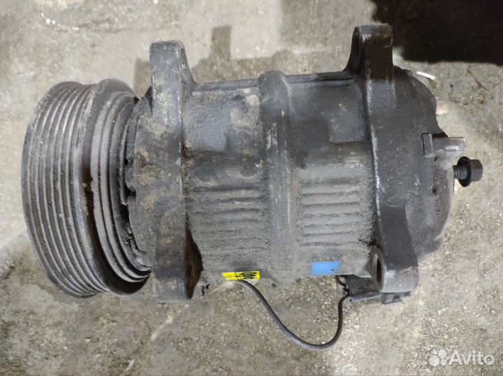 Компрессор кондиционера Volvo s40 v40