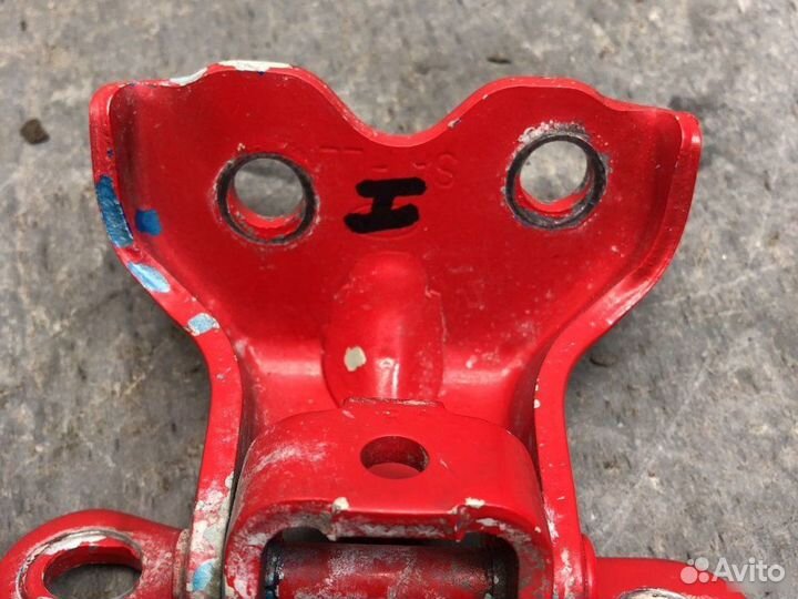 Нижняя петля передняя левая Kia Picanto SA