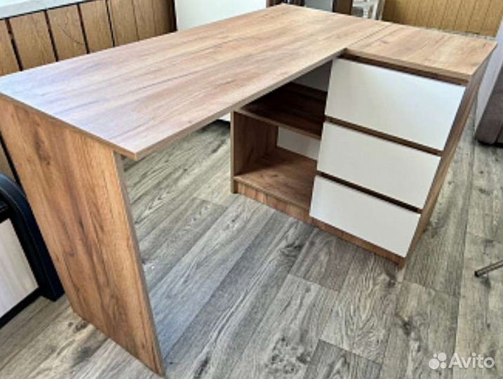 Стол компьютерный угловой