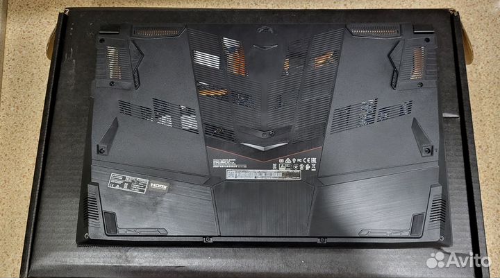 Игровой ноутбук 17'3 мsi GF75 Тhin 10sс-059RU