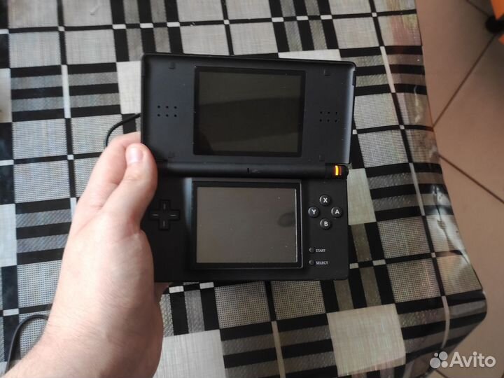 Продаю прошитую Nintendo DS Lite