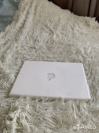 Apple MacBook