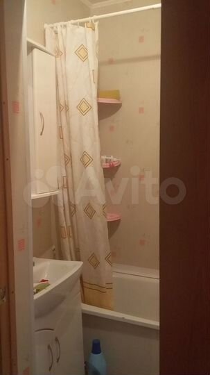 4-к. квартира, 100 м², 1/2 эт.