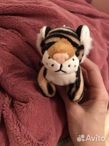 Тигр плюшевый