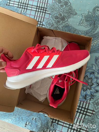Кроссовки adidas