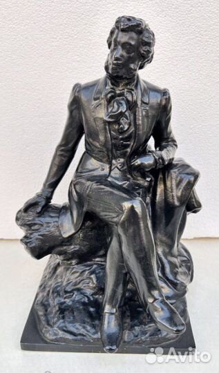 Фигура пушкин на бревне.чугун.касли 1986г