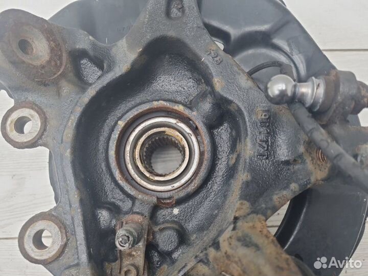 Кулак задний правый Bmw 1 F20 LCI B37D15A 2017