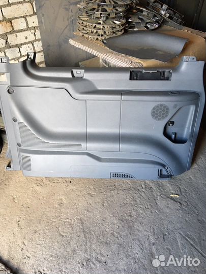 Обшивка салона багажника Mercedes W639