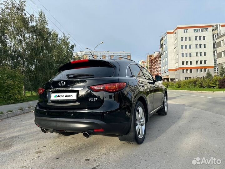 Infiniti FX37 3.7 AT, 2010, 130 000 км