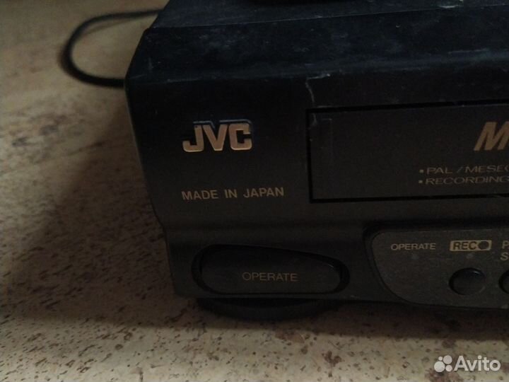 Видеомагнитофон jvc