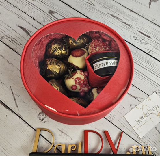 Набор 9 клубник в шоколаде со свечей ручной работы
