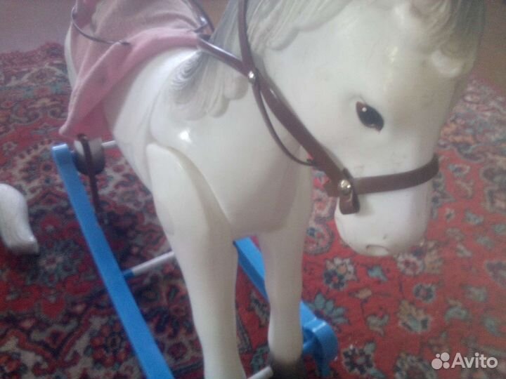 Лошадь СССР качалка белая пластик крепкий