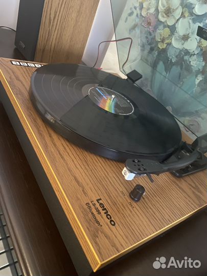 Виниловый проигрыватель Lenco LS-300 с колонками