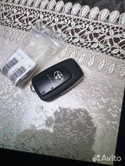 Ключи от toyota camry 70