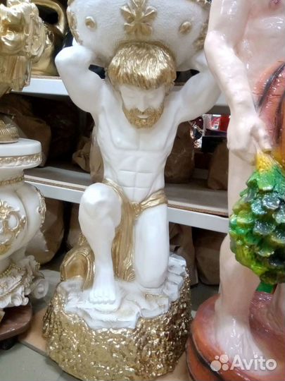 Статуя Атлант с кашпо