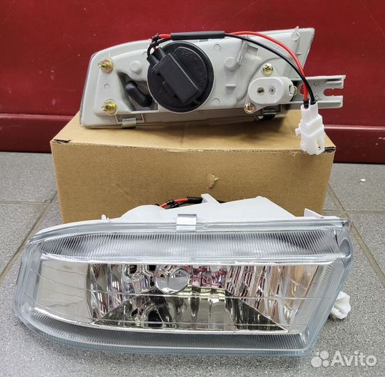 Фара противотуманная L+R Toyota Ipsum 95-01