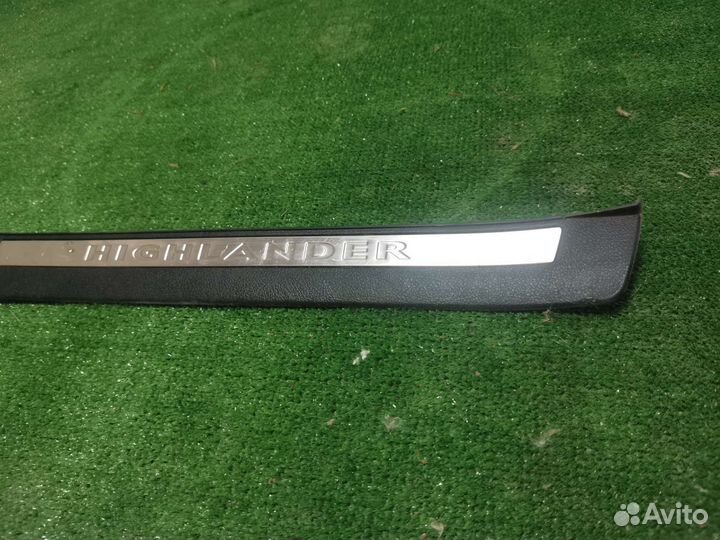 Накладка порога передняя левая Toyota Highlander 2