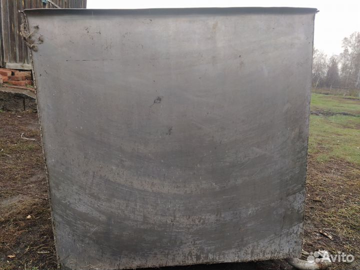 Емкость из нержавеющей стали.Д.2м.Ш.1м.В.1м
