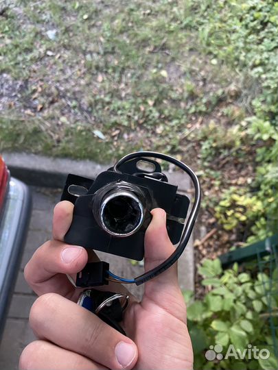 Замок багажника мерседес 124