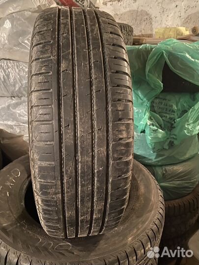 Nokian Tyres Hakka Black 215/70 R16