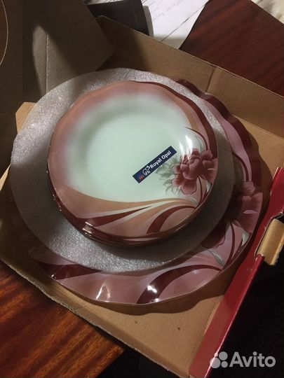 Набор тарелок на 6 персон и блюдо