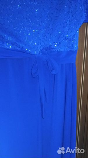 Красивое женское платье