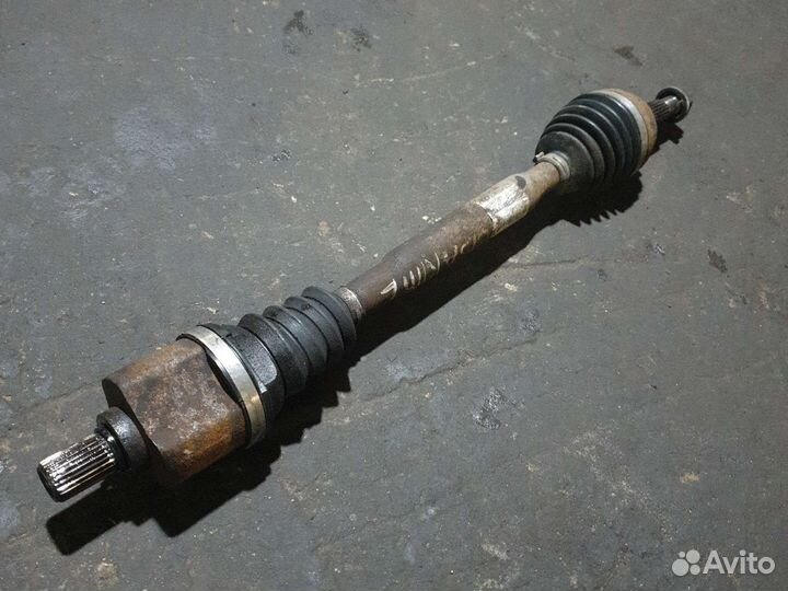 Привод левый ниссан альмера G15 АКПП