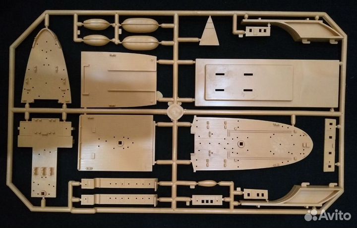 Модель парусного барка Товарищ Огонек 1/200