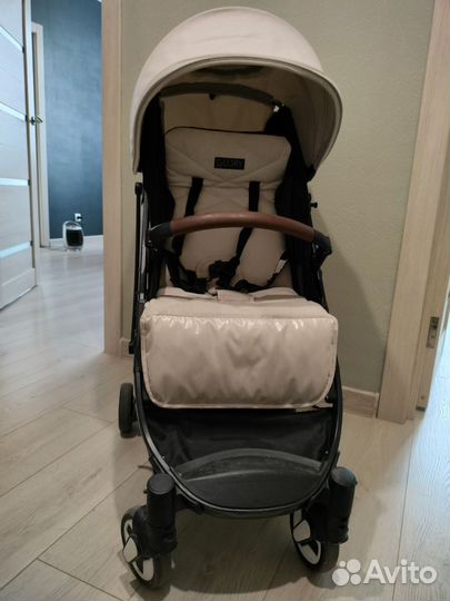 Прогулочная коляска трость