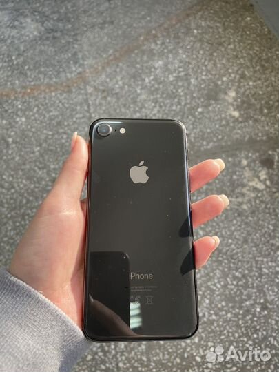 iPhone 8, 64 ГБ