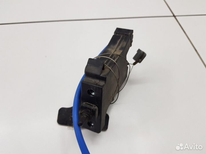 Замок лючка бензобака (Hyundai Equus)