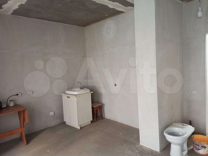 2-к. квартира, 60 м², 1/9 эт.