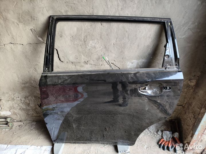 Продам дверь от Toyota Wish